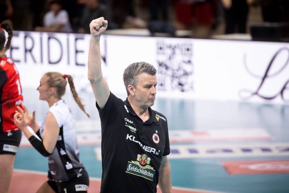 Alex Waibl riss nach dem Sieg in Spiel eins die Faust in die Luft. Am Mittwoch kann er mit seinem Team die erneute Finalteilnahme klarmachen.