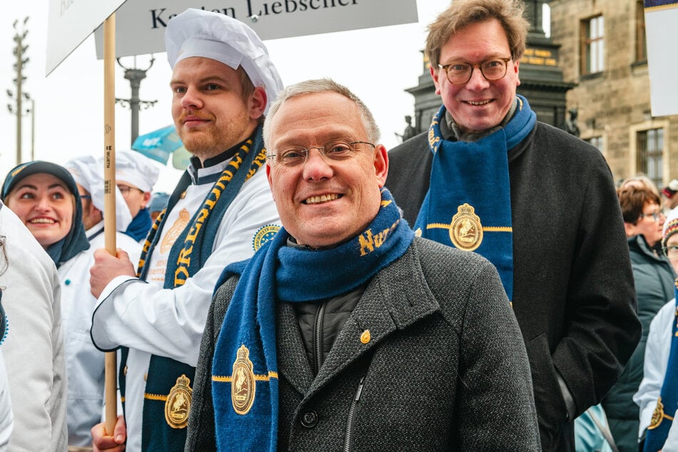 Wirtschaftsbürgermeister Jan Pratzka (53, CDU) will das Stollenfest nicht missen. Schließlich ist Dresdner Stollen ein echter Exportschlager.