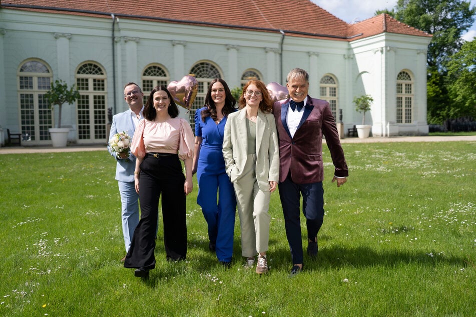 Marco Fuß (v.l.), Amelie Borges, Madeleine Bolz, Marie Mika und Froonck treten im "Duell der Hochzeitsprofis" gegeneinander an.