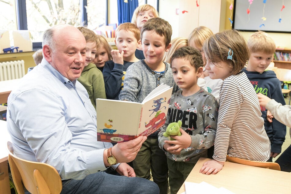 Unter anderem Lesepaten in Grundschulen werden aktuell gesucht.