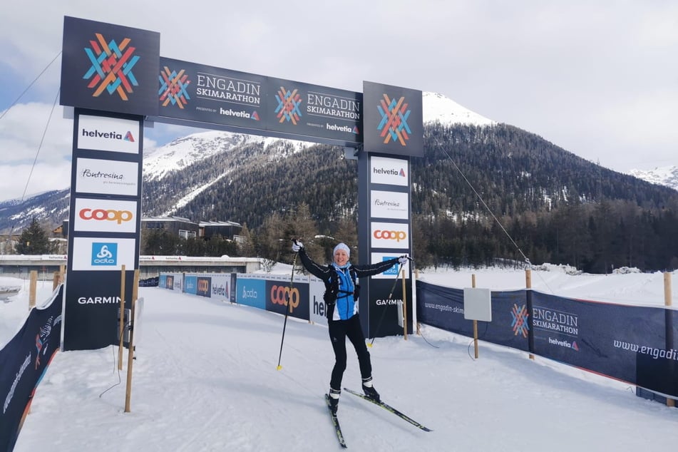 Ein Wintersportfan durch und durch: Ines Schmitt beim Engadin-Skimarathon.