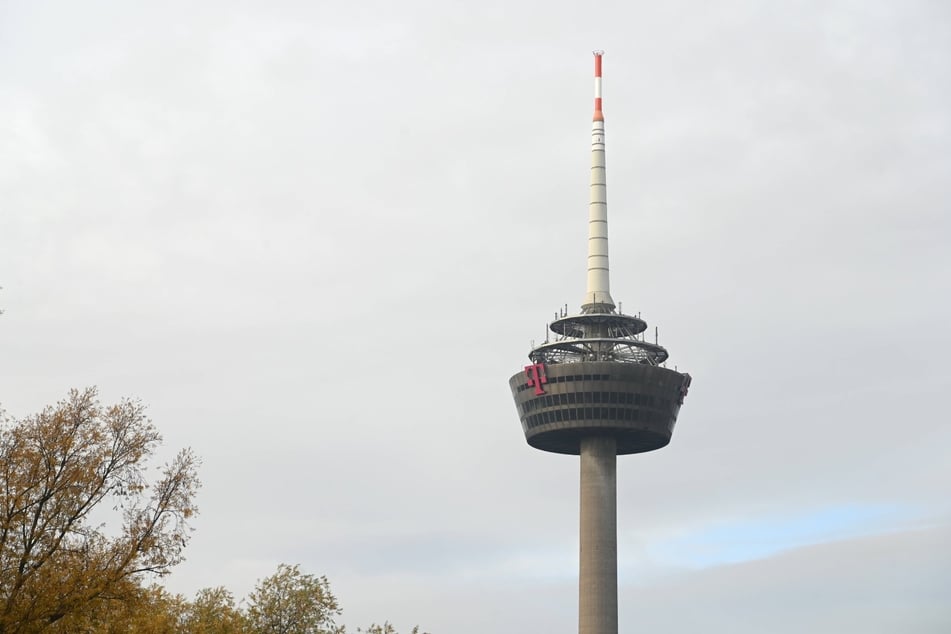 Der Kölner Fernsehturm soll gesprengt werden.