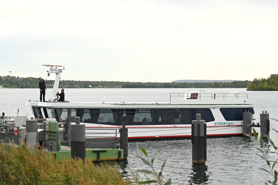 Das "MS Störmthal" wurde am Mittwoch für den Transport nach Ostsachsen vorbereitet.