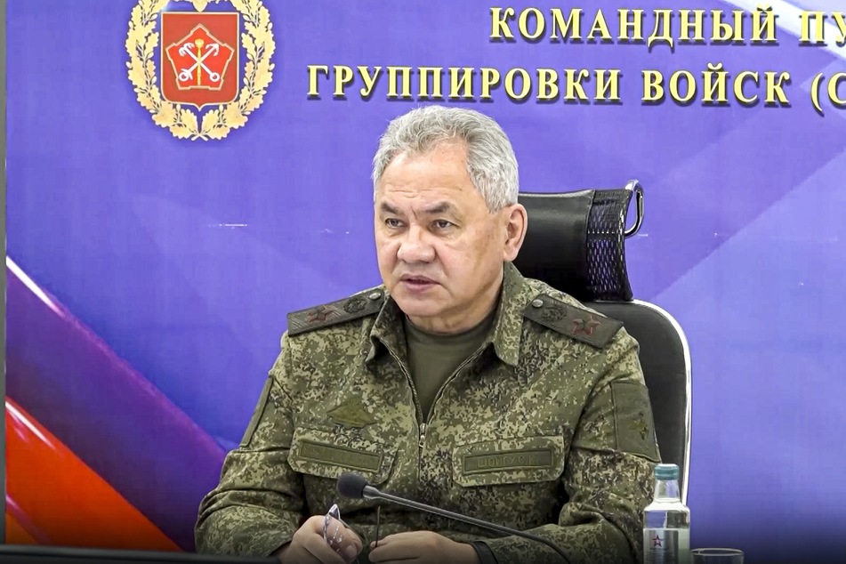 Das russische Verteidigungsministerium unter Sergej Schoigu (68) teilte am heutigen Donnerstag mit, dass man in Brjansk zwei Drohnen abgewehrt habe. (Archivbild)