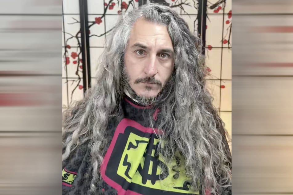 S tímto „Ježíšovým“ vzhledem přišel zákazník do Thai Nguyen.