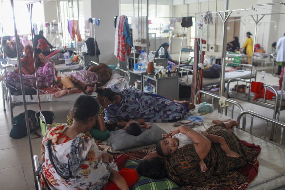 Die Krankenhäuser platzen aus allen Nähten. Noch schafft es die landesweite Impfkampagne nicht, gegen die Ausbreitung des Virus anzukommen.