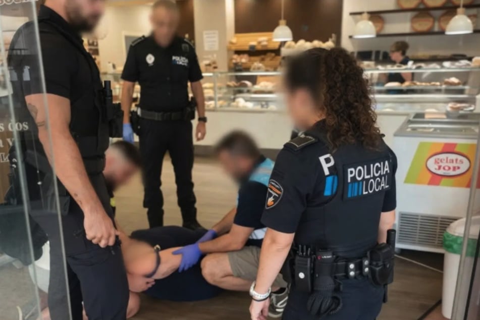 Baby zum Frühstück: Polizei wird zum spontanen Geburtshelfer
