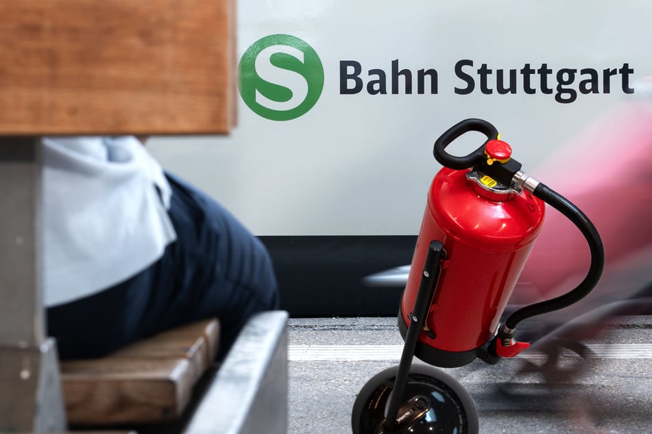 "Riesensauerei": Täter verteilen Löschschaum in S-Bahnen