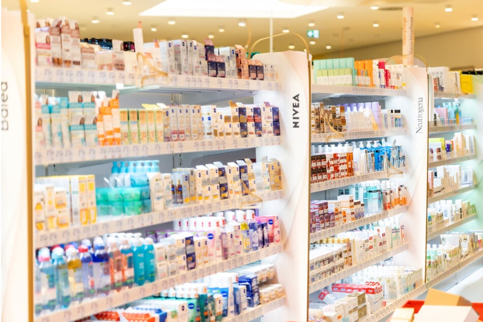 Im dm-Markt in Döbeln gibt's viele Beauty-Produkte zu entdecken.