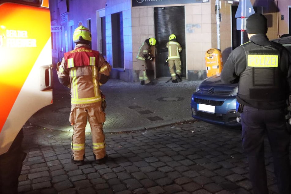 Die Polizei konnte ein Übergreifen des Feuers verhindern.