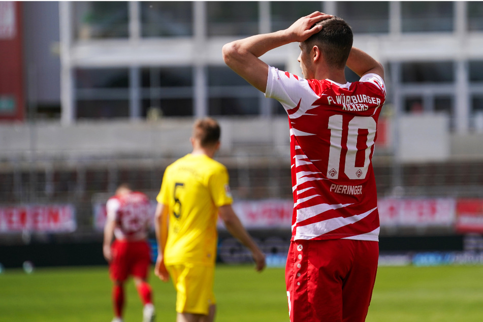 Marvin Pieringer (21, r.) wurde in der Winterpause vom SC Freiburg II ausgeliehen und erzielte vier Tore in 18 Zweitliga-Spielen, konnte aber auch nicht für die Würzburger Wende sorgen.