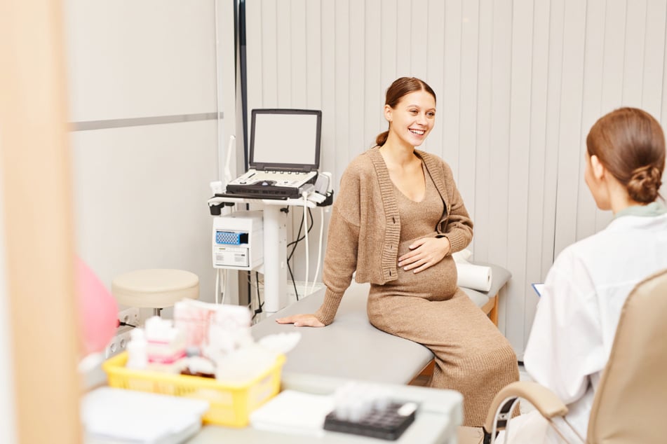 Mit dem SchwangerschaftPLUS Paket stehen jungen Familien 500 Euro für verschiedene Leistungen zur Verfügung.