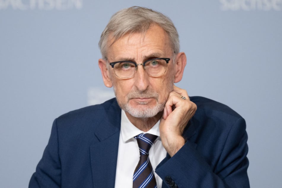 Sachsens Innenminister Armin Schuster (65, CDU)