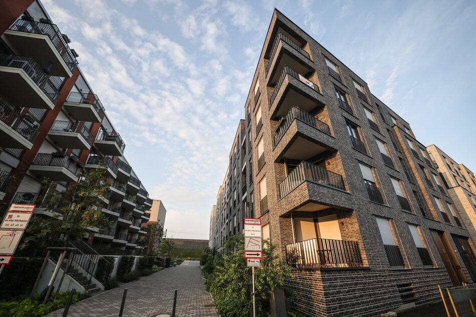 Der Wohnungsmarkt in Köln ist angespannt: Die Mieten steigen stetig und freie Wohnungen sind rar. (Archivbild)