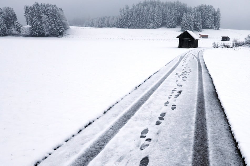 Je höher die Lage, desto mehr knirscht es unter der Schuhsohle. Weiße Weihnachten sind aber in höheren Lagen möglich.