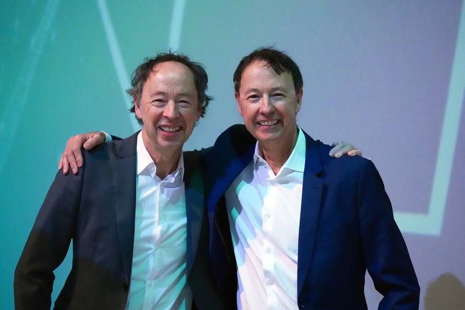 Frederik Braun mit seinem Bruder Gerrit Braun (l.) im Januar bei einem Neujahrsempfang im Port des Lumiéres in Hamburg.