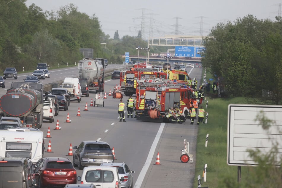 Die Polizei beziffert den Sachschaden auf etwa 250.000 Euro.