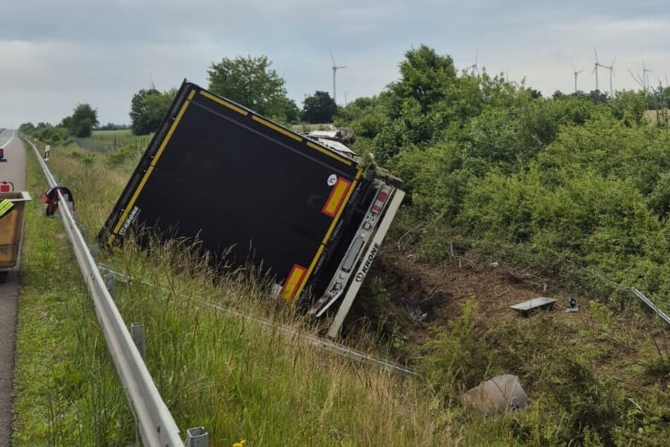 Ein Lkw ist am Morgen von der A36 abgekommen.