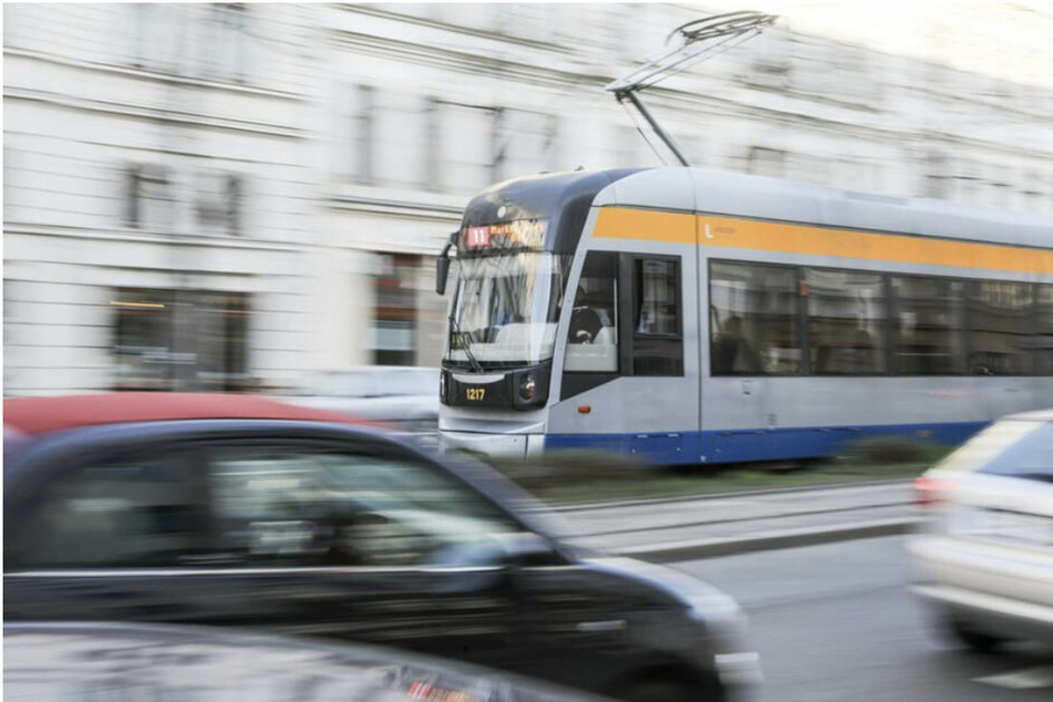 Nicht alle Busse und Bahnen in Leipzig können kontrolliert werden - die Fahrkarten-Kontrolleure wollen stichprobenartig einige der Öffentlichen Verkehrsmittel durchgehen.