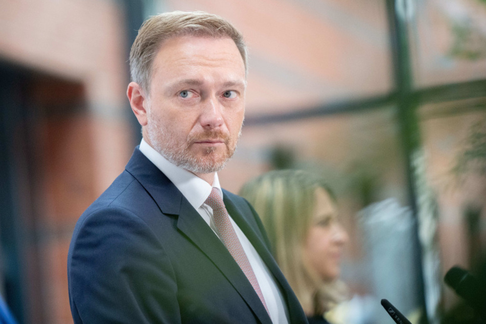 FDP-Chef Christian Lindner (42) will sich bei der Bundestagswahl noch vor die Grünen schieben.