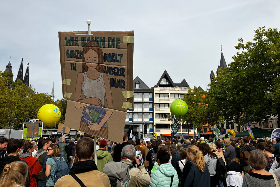 Etliche Anhänger der Klima-Bewegung "Fridays for Future" kommen ebenfalls am Freitag zusammen, um zu demonstrieren.