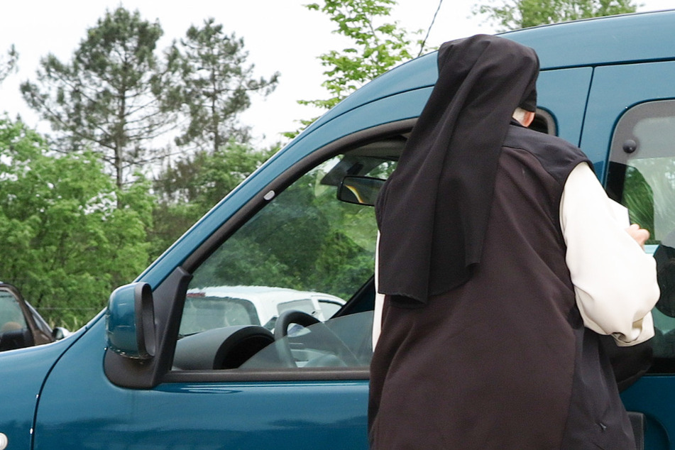 In Polen fuhr eine Nonne im Vollrausch Auto. Es kam zum Unfall. (Symbolbild)