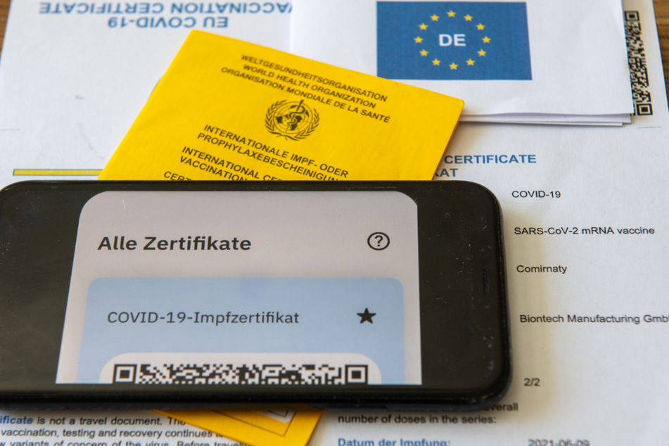 Wann Apotheken wieder digitale Impfzertifikate ausstellen können, steht nach Angaben des Deutschen Apothekerverbands (DAV) noch nicht fest.