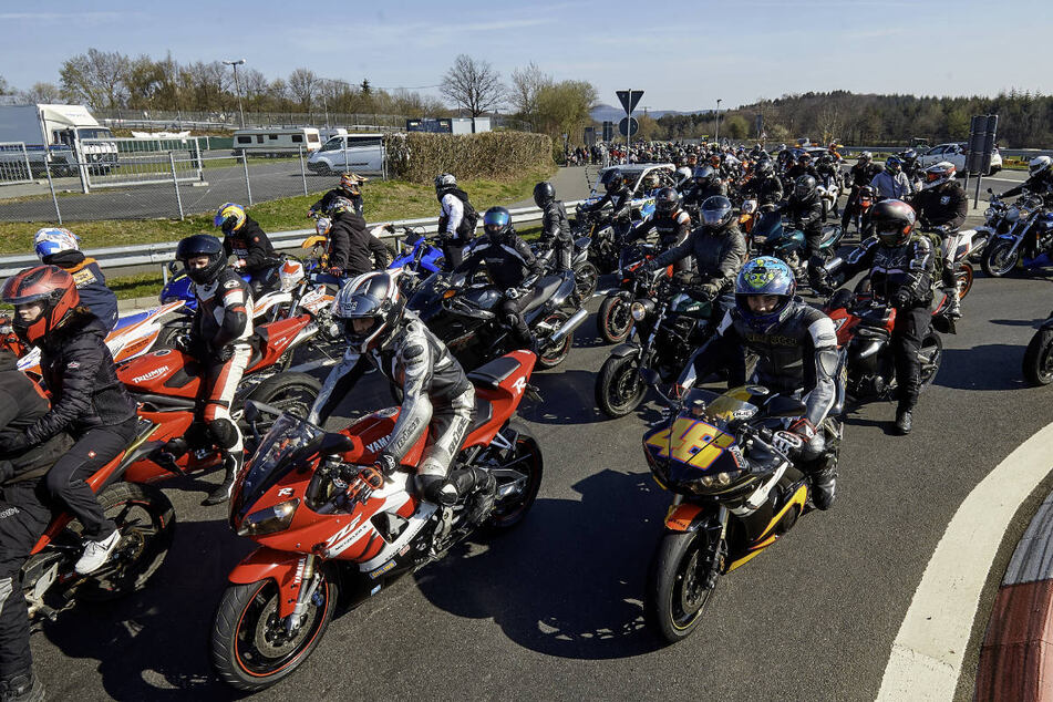 Endlich wieder "Anlassen": Nürburgring erwartet Tausende Biker zum Saisonauftakt