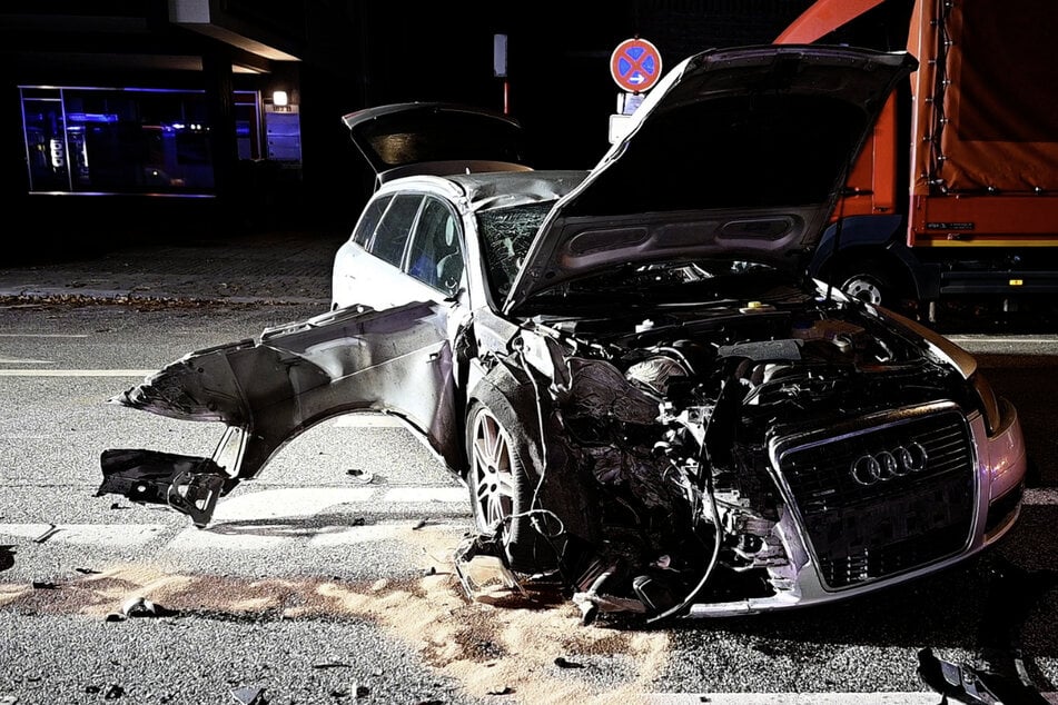 Am Audi entstand ein Totalschaden.