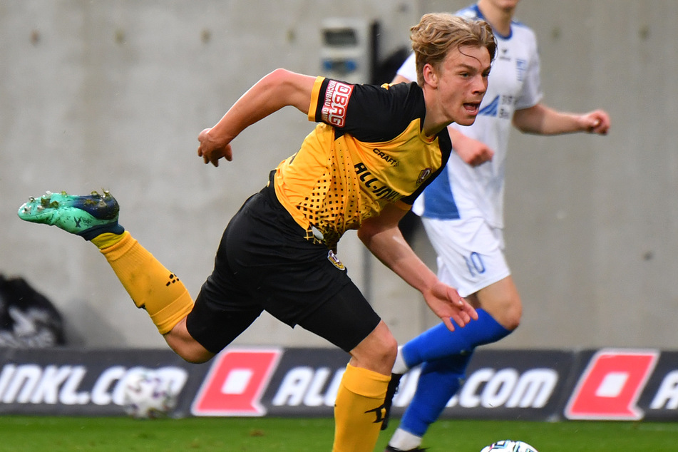 Jonas Oehmichen (17) bekommt einen Kontrakt bei Dynamo Dresden bis 30. Juni 2025.
