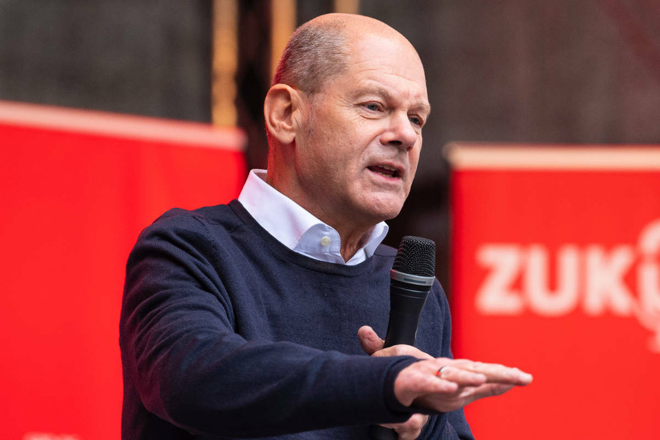 SPD-Kanzlerkandidat Olaf Scholz (63) hat die Klimaaktivisten bei einer Wahlkampfveranstaltung in Münster erneut dazu aufgerufen, den Hungerstreik zu beenden.