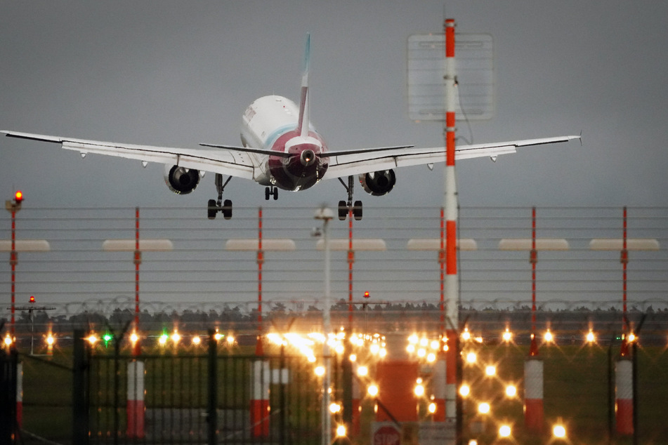 Berlin: Verdi-Warnstreik am Donnerstag: Auch Flughafen BER wird lahmgelegt