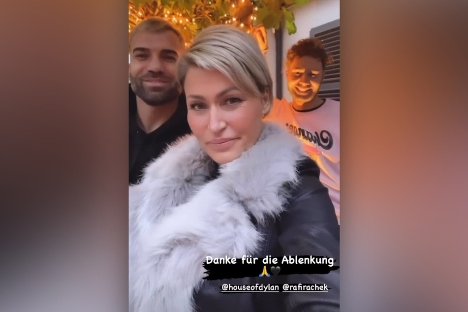 Jasmin Herren (42) lässt sich durch Rafi Rachek (31, l.) und Sam Dylan (30) vom Verlust ihres Mannes Willi Herren (†45) ablenken.