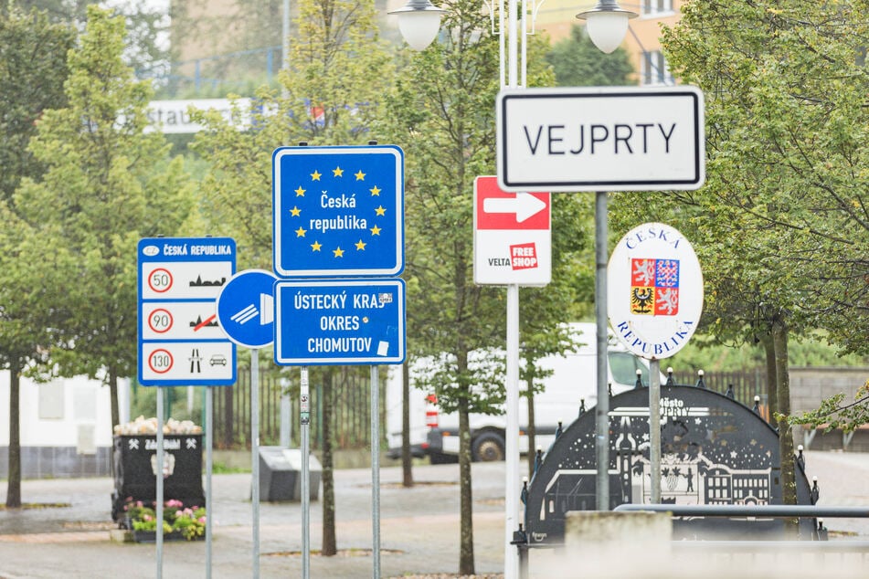 Freie Einreise am Grenzübergang nach Tschechien in Bärenstein. Am Montagvormittag gab es dort keine Kontrollen. Wo und wie kontrolliert wird, dazu macht die Bundespolizei keine Angaben.