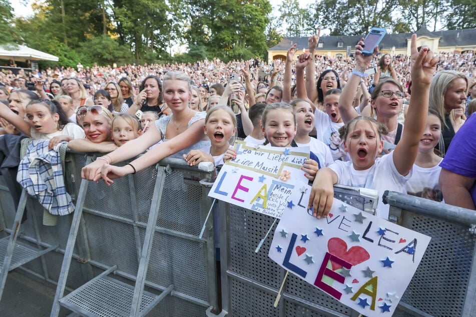 Die Junge Garde war freitags wie samstags berstend gefüllt; besonders die ganz jungen Fans freuten sich über ihr Idol.
