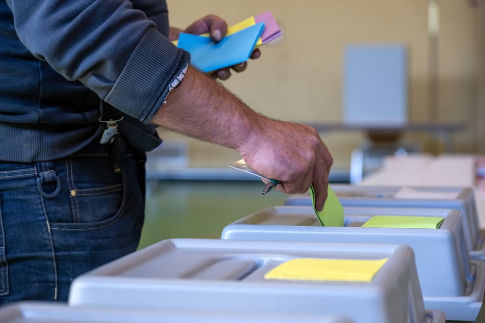 Wer noch nicht weiß, welche Partei er am Sonntag wählen soll, bekommt hier eine Übersicht über die brennendsten Fragen. (Symbolbild)