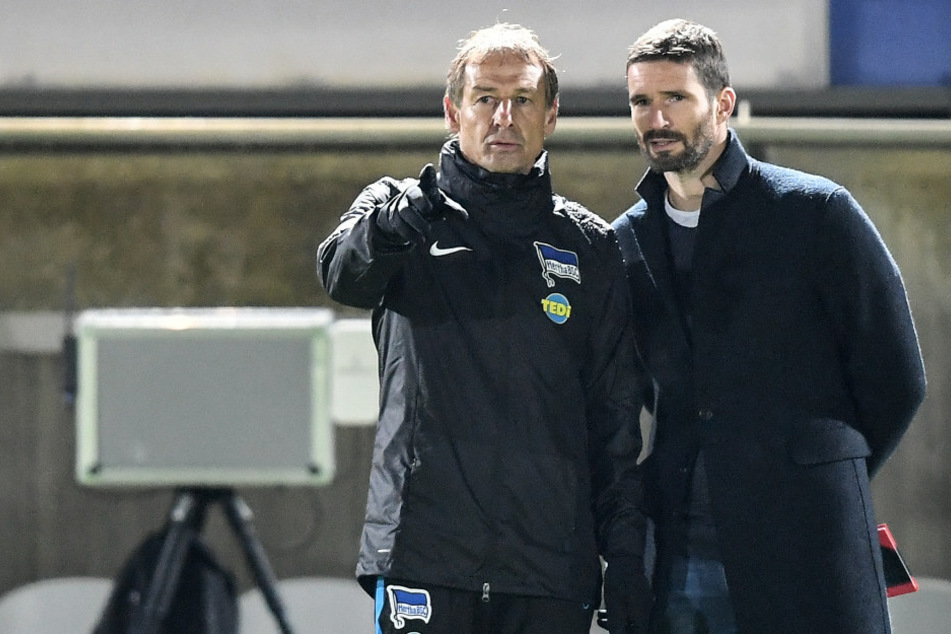 Jürgen Klinsmann (l) hatte Arne Friedrich (r) wieder zu Hertha BSC geholt.