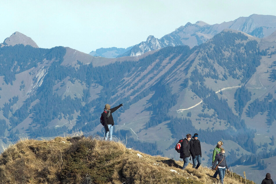 Der rund 2000 Meter hohe Berg Rochers-de-Naye ist ein beliebtes Ausflugsziel und bietet eine prima Sicht aufs Alpenpanoama. (Archivbild).