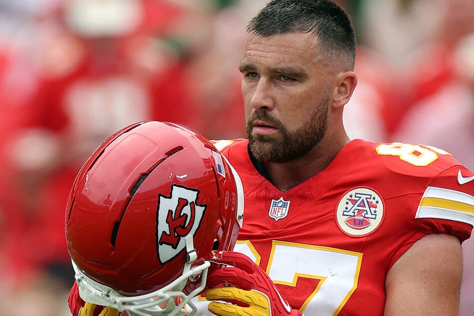 Stává se pro něj pomalu čas, aby si dal helm na věšák? Travis Kelce už delší dobu není u Chiefs tou nejspolehlivější bankou.