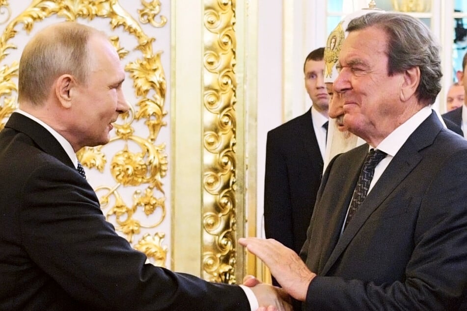 Der russische Präsident Wladimir Putin (73) und Ex-Bundeskanzler Gerhard Schröder (82, SPD) sollen sich kürzlich getroffen haben. (Archivbild)
