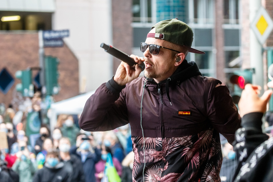 Der Sänger Jan Delay (45) steht auf der Bühne. Am Wochenende ist ein Videodreh in Hamburg geplant.