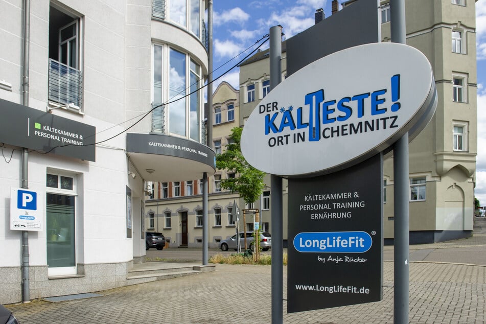 Hier herrschen frostige Temperaturen: Im "LongLifeFit" an der Clausstraße befindet sich auch eine Kältekammer – der "kälteste Ort in Chemnitz".