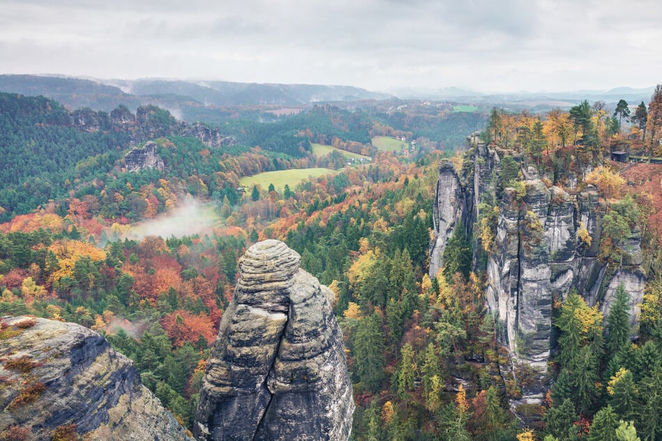 Ein Blick Richtung Sächsische Schweiz lohnt zu jeder Jahreszeit. (Symbolbild)