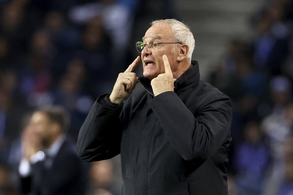 Roma-Coach Claudio Ranieri (73) ließ nach dem Spiel gegen Porto kein gutes Haar an Tobias Stieler.