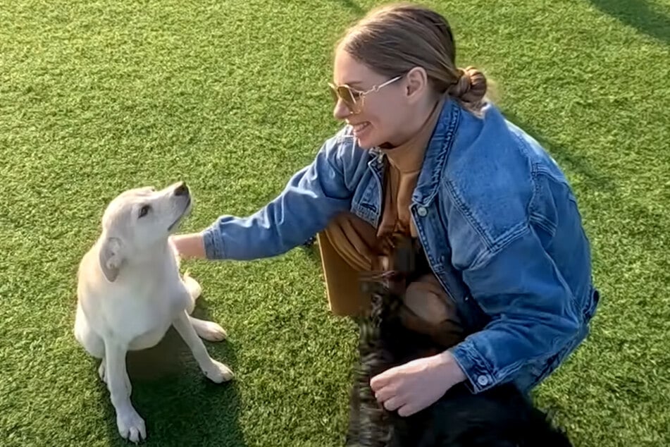 Vorläufiges Happy End: Lucys Beine sind wieder verheilt. Ihr geht es gut, als sie von Olena gestreichelt wird.