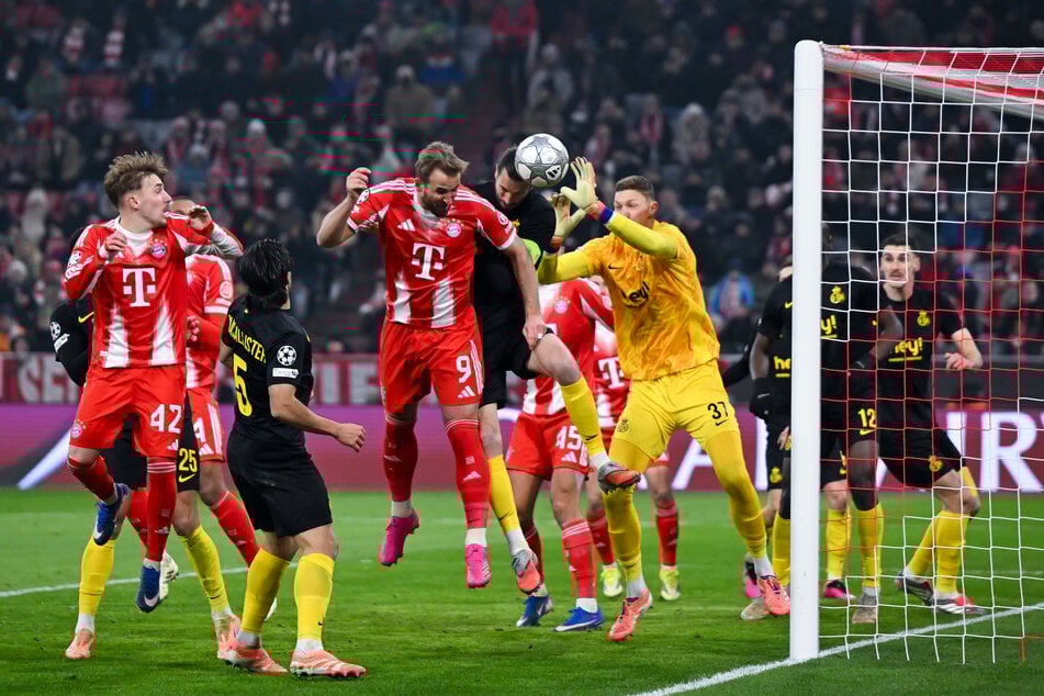 Harry Kane erzielt den Führungstreffer per Kopf.