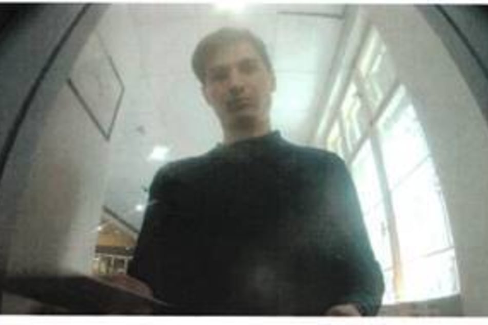 Wer kann Hinweise zu diesem Mann geben?