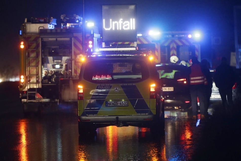 Die A3 bei Erkrath musste nach dem Unfall in Fahrtrichtung Köln bis in die frühen Morgenstunden voll gesperrt werden. (Symbolbild)
