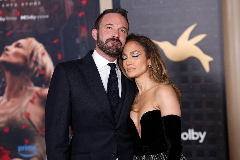 Ben Affleck (l.) and Jennifer Lopez (r.) were first engaged in the 2000s but then broke up and got back together in 2022.