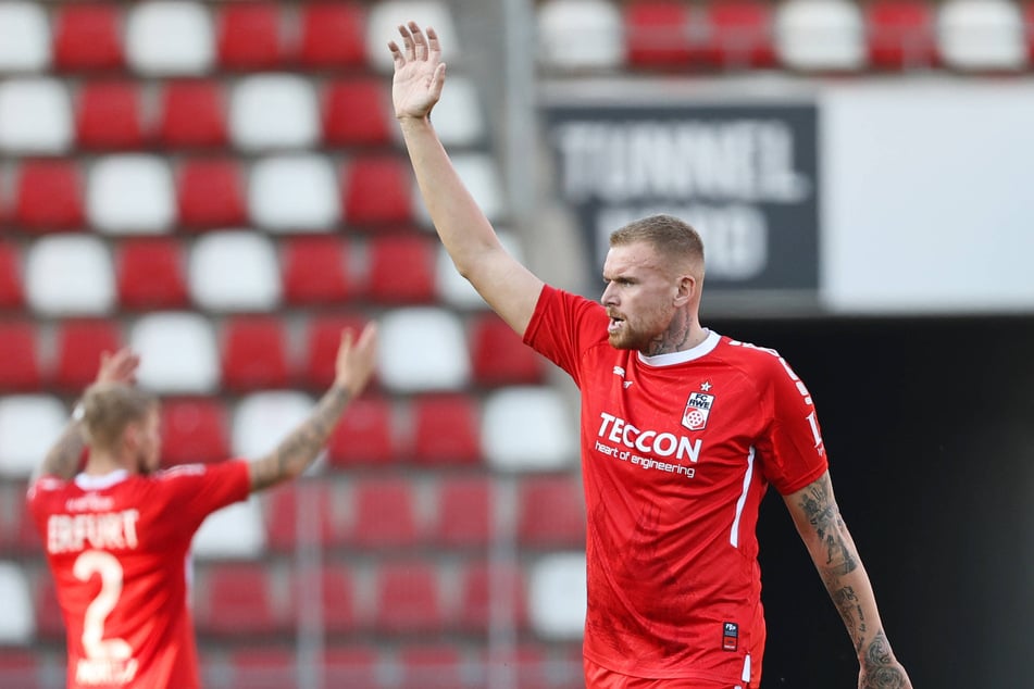 Ein halbes Jahr spielte Dennis Lerche (29) beim FC Rot-Weiß Erfurt. Nun zieht er erneut weiter und schließt sich Türkspor Dortmund an.